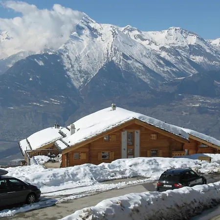 In Near Ski-slopes Chalet *